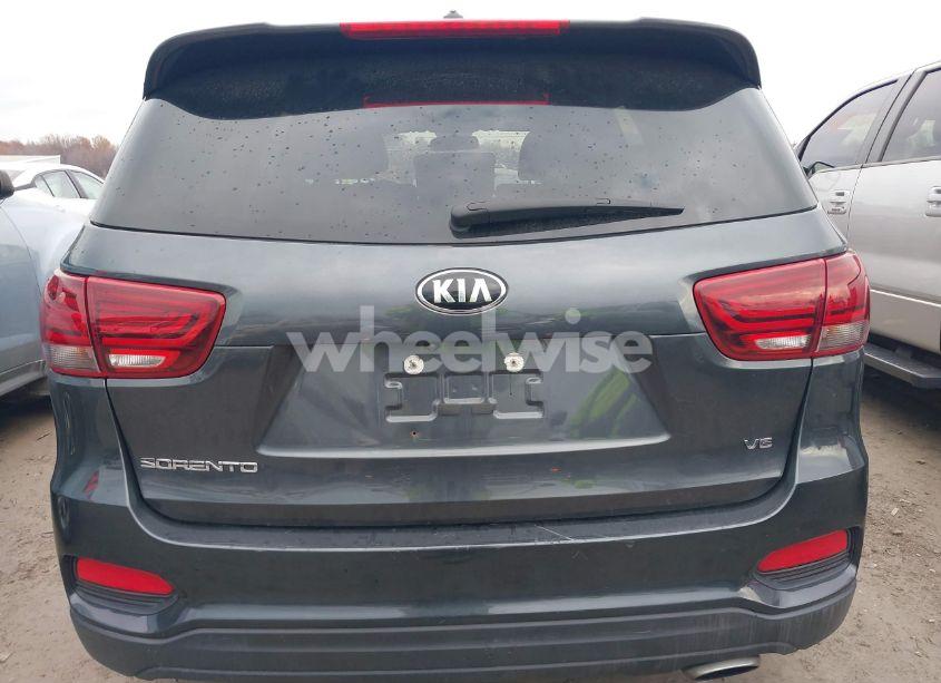 Photo 16 of 2020 Kia Sorento 3.3L LX (VIN 5XYPG4A51LG631012)