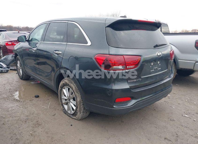 Photo 3 of 2020 Kia Sorento 3.3L LX (VIN 5XYPG4A51LG631012)