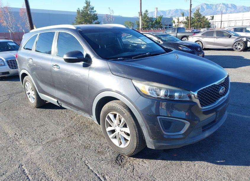2016 Kia Sorento 3.3L LX (VIN 5XYPG4A52GG100326) main photo