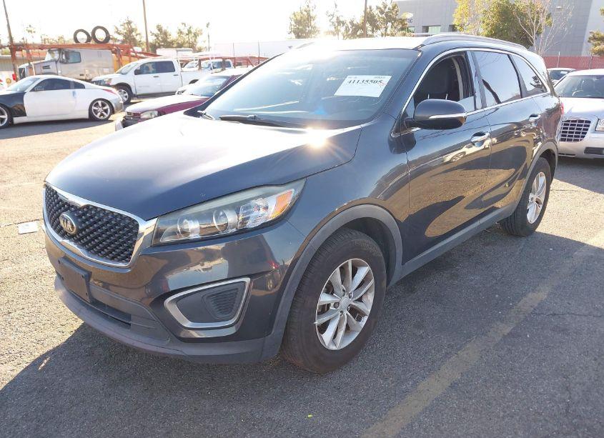 Photo 2 of 2016 Kia Sorento 3.3L LX (VIN 5XYPG4A52GG100326)