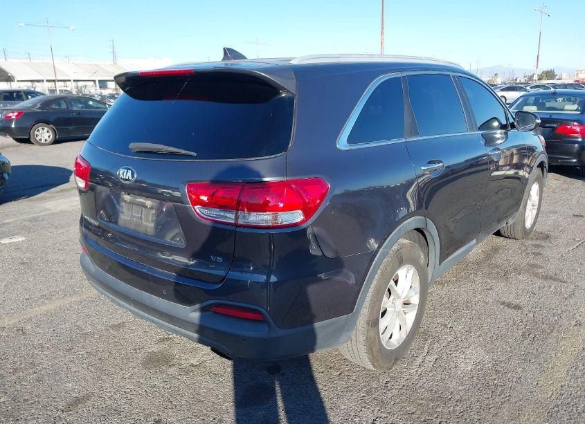 Photo 4 of 2016 Kia Sorento 3.3L LX (VIN 5XYPG4A52GG100326)