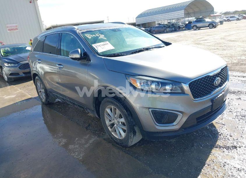 2016 Kia Sorento 3.3L LX (VIN 5XYPG4A52GG157304) main photo
