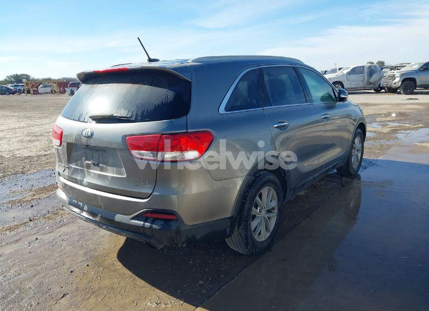 Photo 4 of 2016 Kia Sorento 3.3L LX (VIN 5XYPG4A52GG157304)