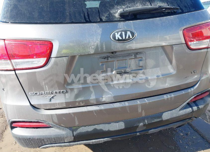 Photo 6 of 2016 Kia Sorento 3.3L LX (VIN 5XYPG4A52GG157304)