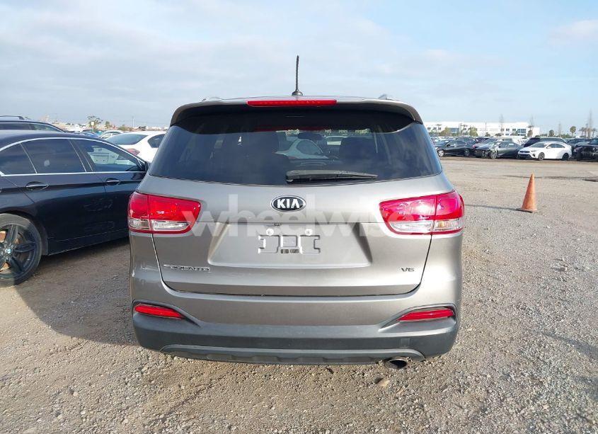 Photo 16 of 2017 Kia Sorento 3.3L LX (VIN 5XYPG4A52HG208916)