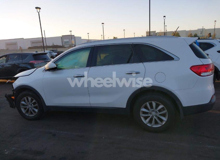 Photo 15 of 2018 Kia Sorento 3.3L LX (VIN 5XYPG4A52JG354741)