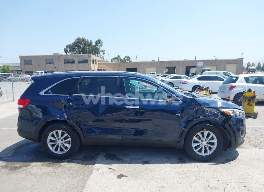 Photo 14 of 2018 Kia Sorento 3.3L LX (VIN 5XYPG4A52JG358188)