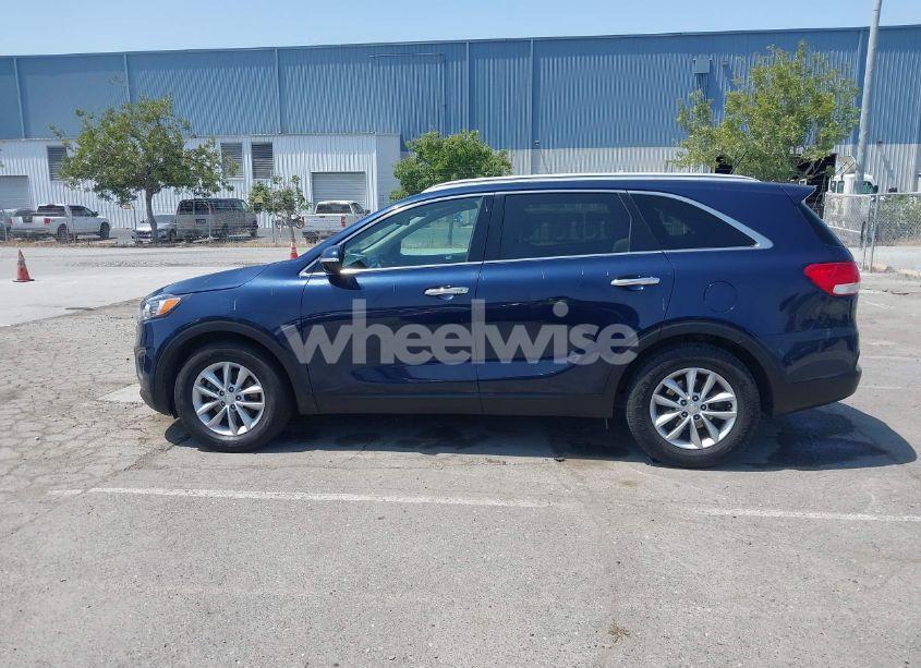 Photo 15 of 2018 Kia Sorento 3.3L LX (VIN 5XYPG4A52JG358188)