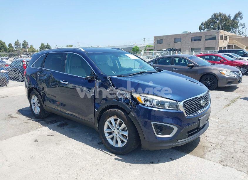 Photo 6 of 2018 Kia Sorento 3.3L LX (VIN 5XYPG4A52JG358188)