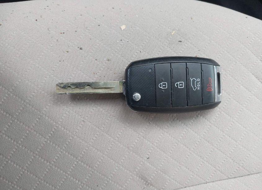 Photo 11 of 2019 Kia Sorento 3.3L LX (VIN 5XYPG4A52KG494371)