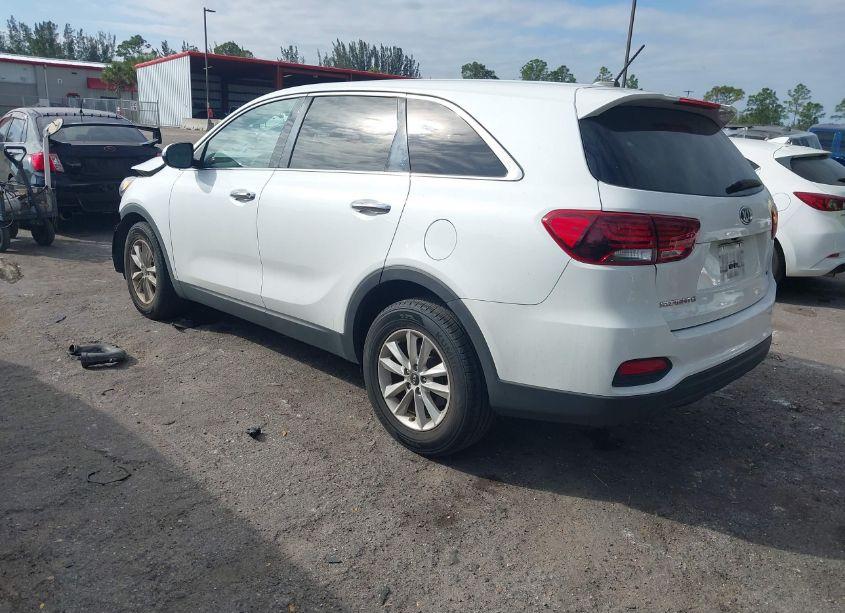 Photo 3 of 2019 Kia Sorento 3.3L LX (VIN 5XYPG4A52KG494371)