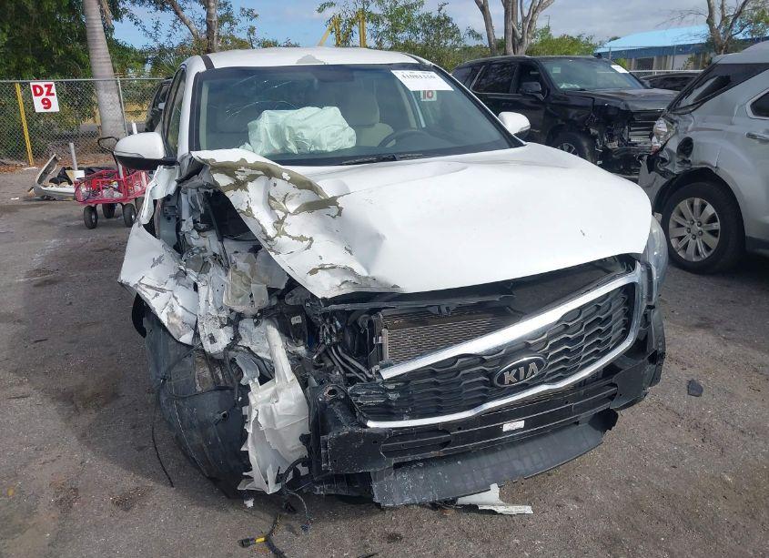 Photo 6 of 2019 Kia Sorento 3.3L LX (VIN 5XYPG4A52KG494371)