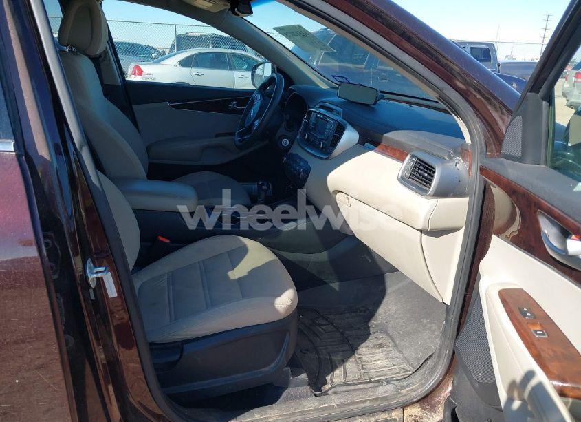 Photo 5 of 2016 Kia Sorento 3.3L LX (VIN 5XYPG4A53GG043148)