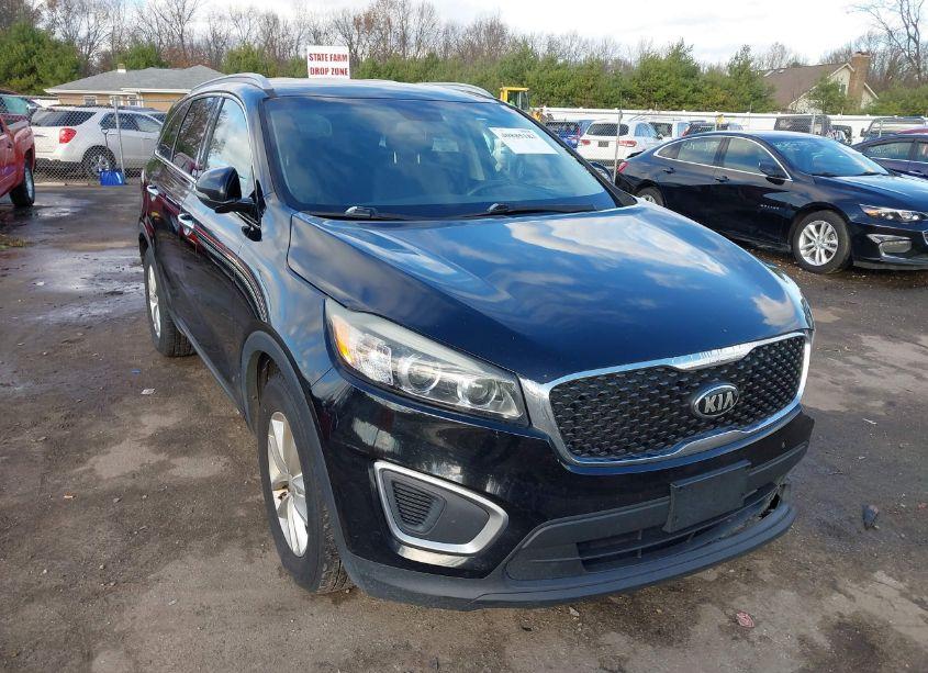 2016 Kia Sorento 3.3L LX (VIN 5XYPG4A53GG082970) main photo