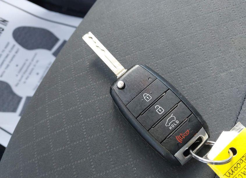 Photo 11 of 2016 Kia Sorento 3.3L LX (VIN 5XYPG4A53GG082970)