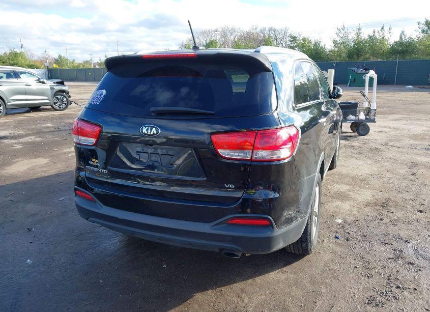 Photo 4 of 2016 Kia Sorento 3.3L LX (VIN 5XYPG4A53GG082970)