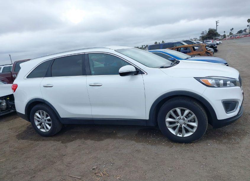 Photo 13 of 2016 Kia Sorento 3.3L LX (VIN 5XYPG4A53GG121797)