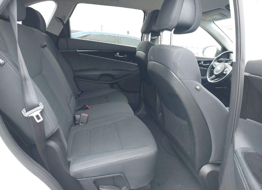 Photo 8 of 2016 Kia Sorento 3.3L LX (VIN 5XYPG4A53GG121797)