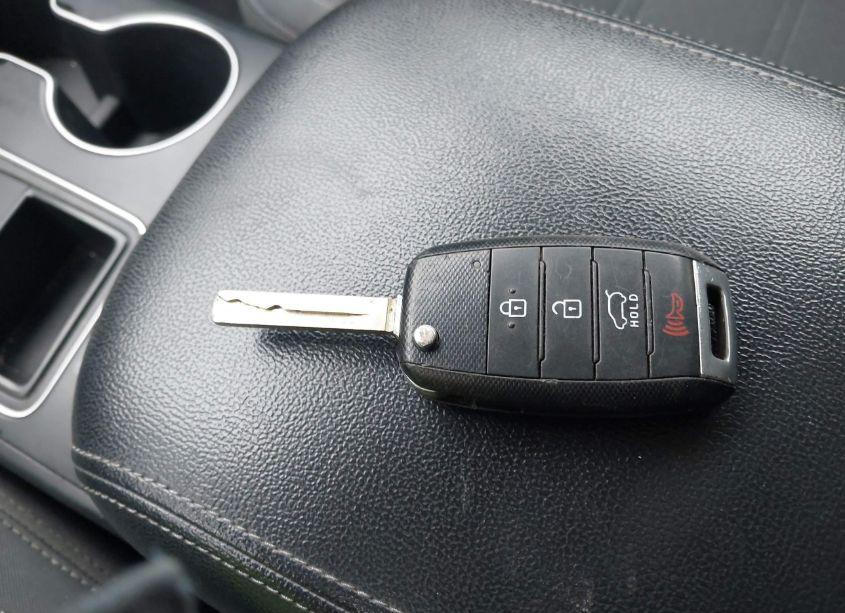 Photo 11 of 2017 Kia Sorento 3.3L LX (VIN 5XYPG4A53HG191740)