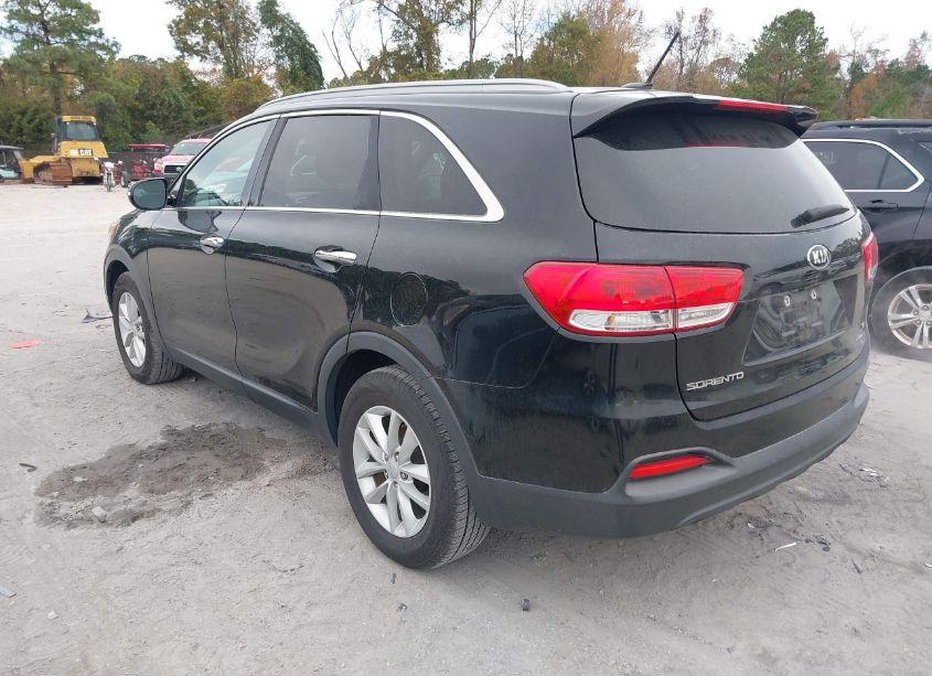 Photo 3 of 2017 Kia Sorento 3.3L LX (VIN 5XYPG4A53HG191740)