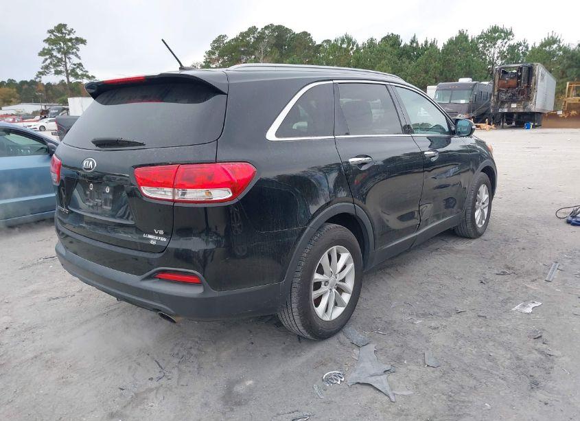 Photo 4 of 2017 Kia Sorento 3.3L LX (VIN 5XYPG4A53HG191740)