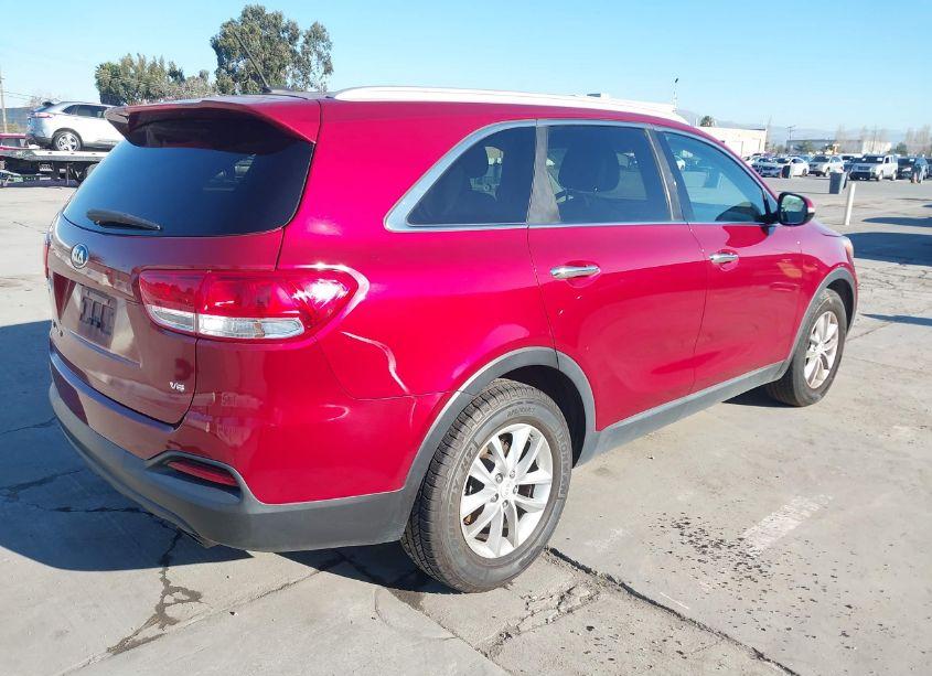 Photo 4 of 2017 Kia Sorento 3.3L LX (VIN 5XYPG4A53HG193939)