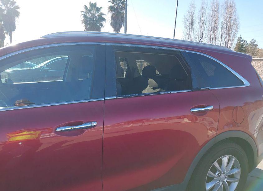 Photo 6 of 2017 Kia Sorento 3.3L LX (VIN 5XYPG4A53HG193939)