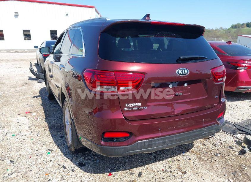 Photo 3 of 2019 Kia Sorento 3.3L LX (VIN 5XYPG4A53KG442330)