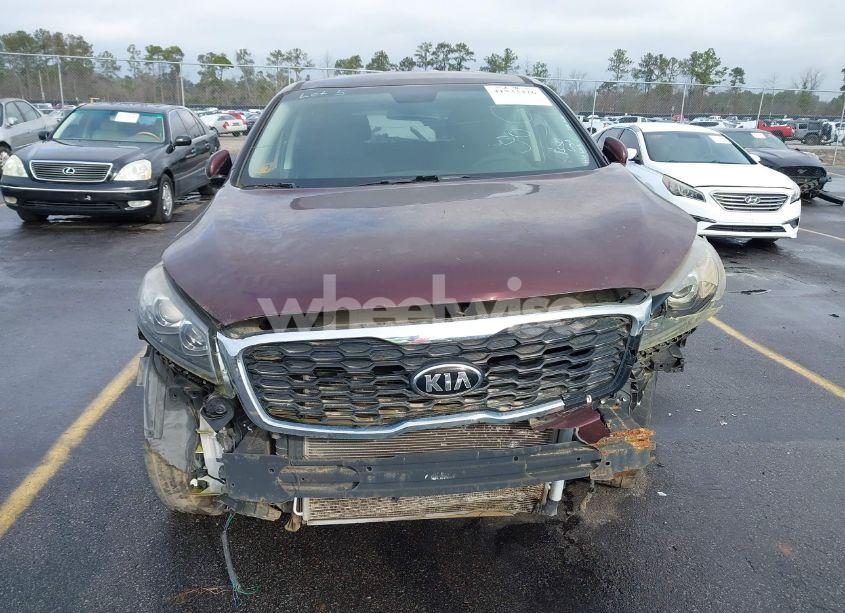 Photo 12 of 2019 Kia Sorento 3.3L LX (VIN 5XYPG4A53KG481998)