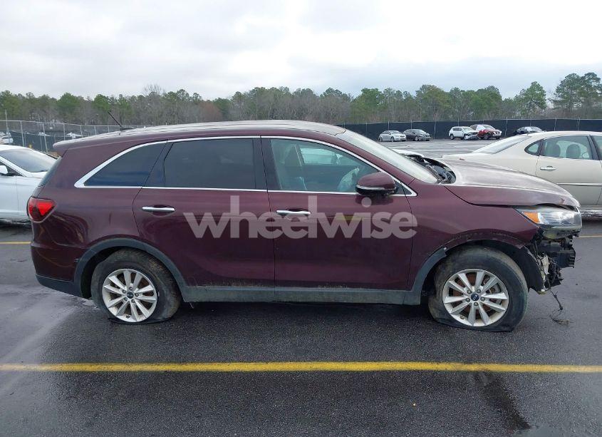 Photo 13 of 2019 Kia Sorento 3.3L LX (VIN 5XYPG4A53KG481998)