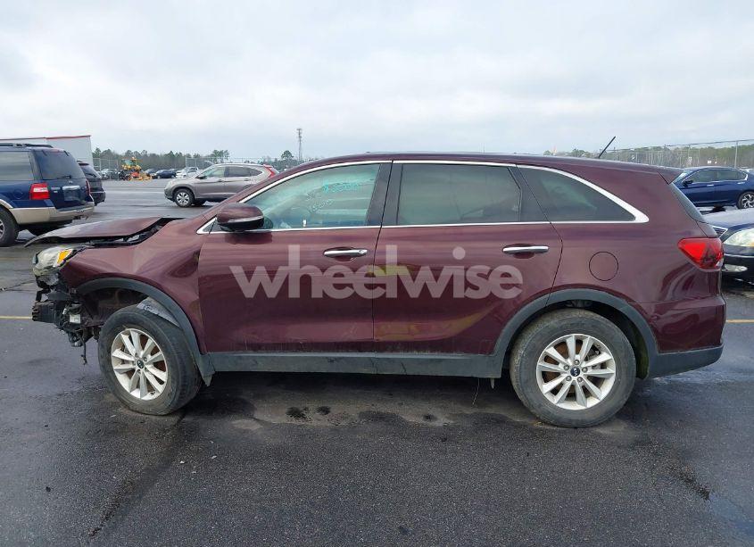 Photo 14 of 2019 Kia Sorento 3.3L LX (VIN 5XYPG4A53KG481998)