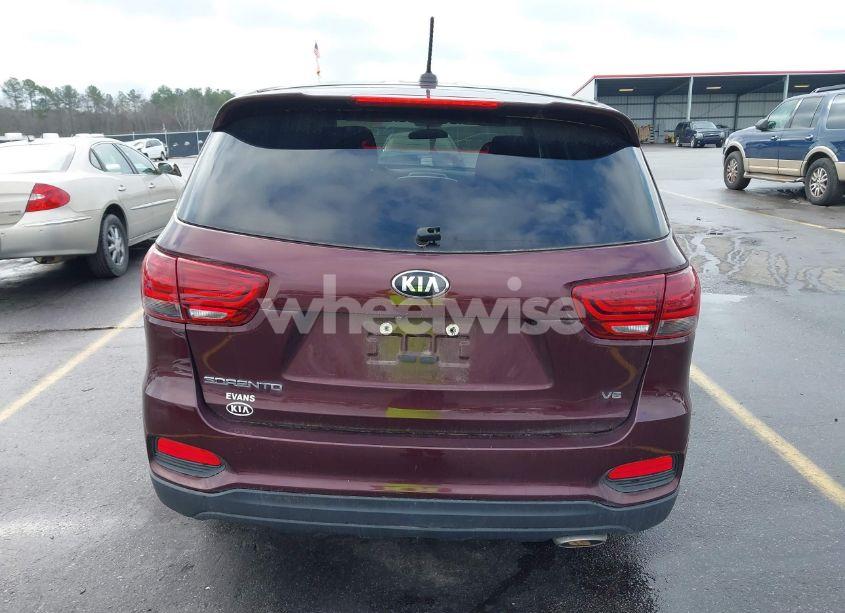 Photo 16 of 2019 Kia Sorento 3.3L LX (VIN 5XYPG4A53KG481998)