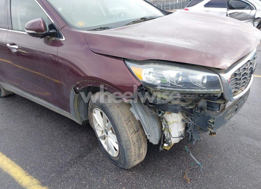 Photo 18 of 2019 Kia Sorento 3.3L LX (VIN 5XYPG4A53KG481998)