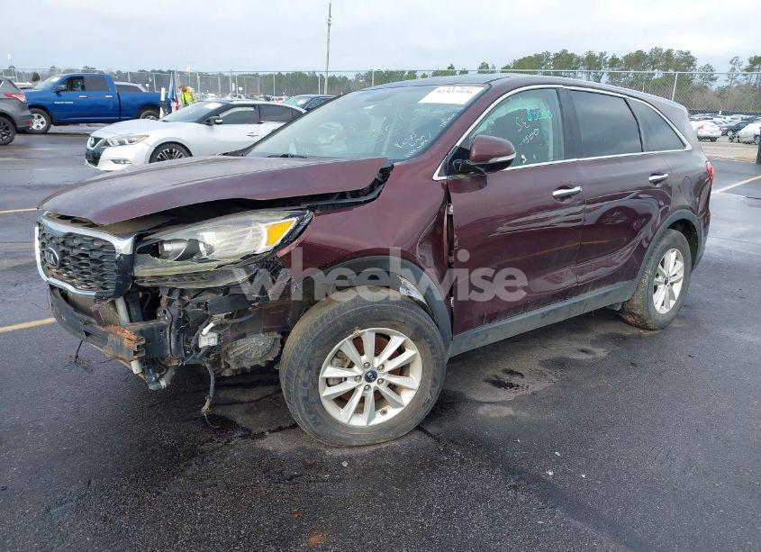 Photo 2 of 2019 Kia Sorento 3.3L LX (VIN 5XYPG4A53KG481998)