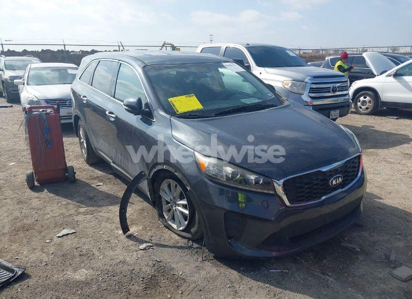 2019 Kia Sorento 3.3L LX (VIN 5XYPG4A53KG484271) main photo