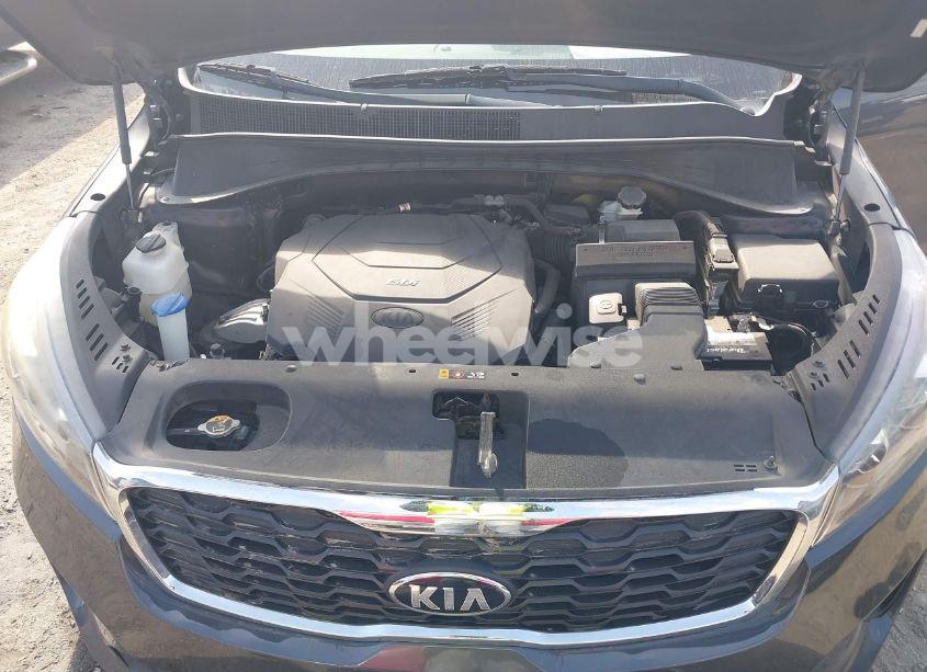 Photo 10 of 2019 Kia Sorento 3.3L LX (VIN 5XYPG4A53KG484271)