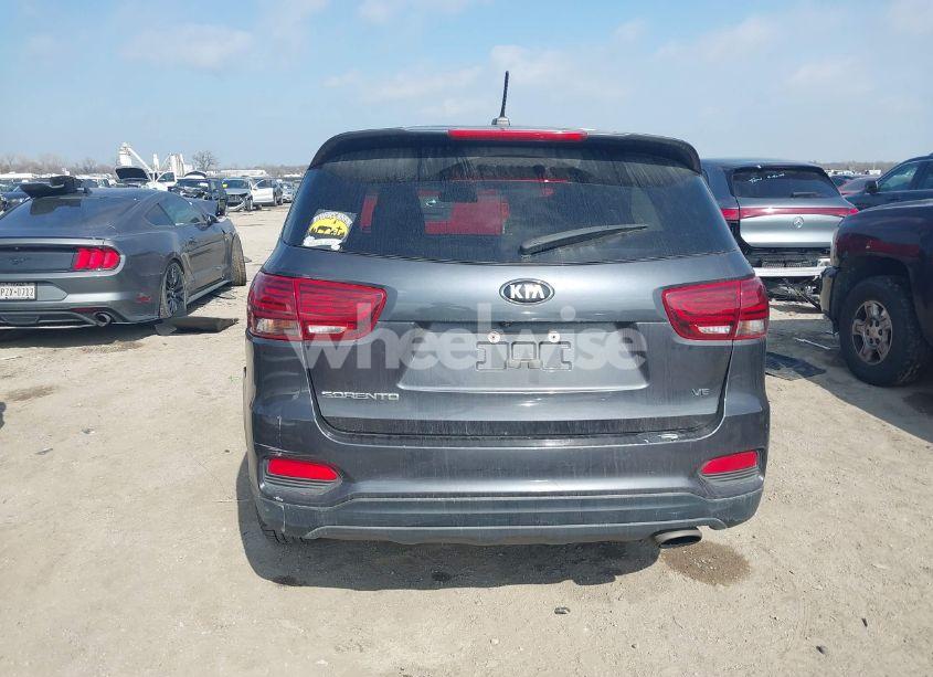 Photo 16 of 2019 Kia Sorento 3.3L LX (VIN 5XYPG4A53KG484271)