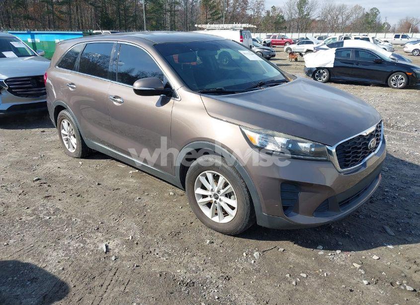 2019 Kia Sorento 3.3L LX (VIN 5XYPG4A53KG490586) main photo