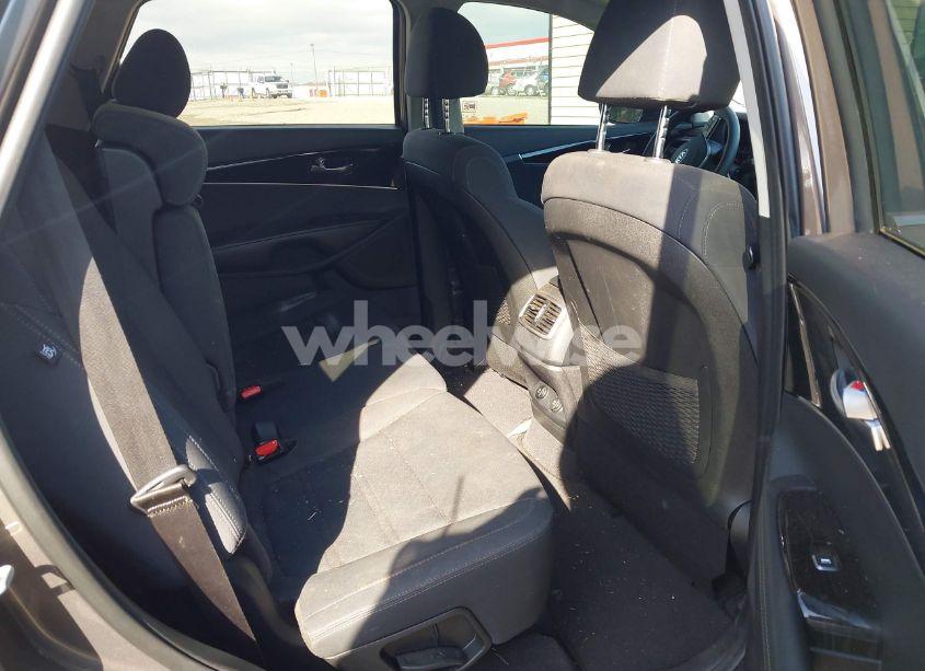 Photo 8 of 2019 Kia Sorento 3.3L LX (VIN 5XYPG4A53KG490586)