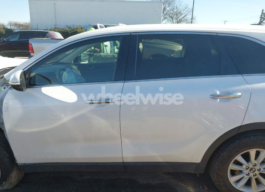Photo 14 of 2020 Kia Sorento 3.3L LX (VIN 5XYPG4A53LG625132)