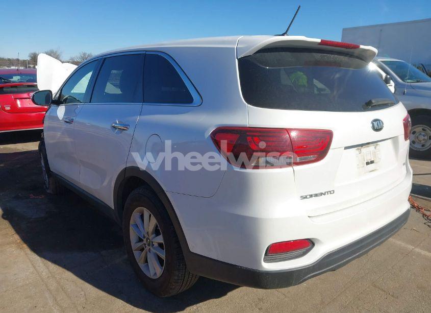 Photo 3 of 2020 Kia Sorento 3.3L LX (VIN 5XYPG4A53LG625132)