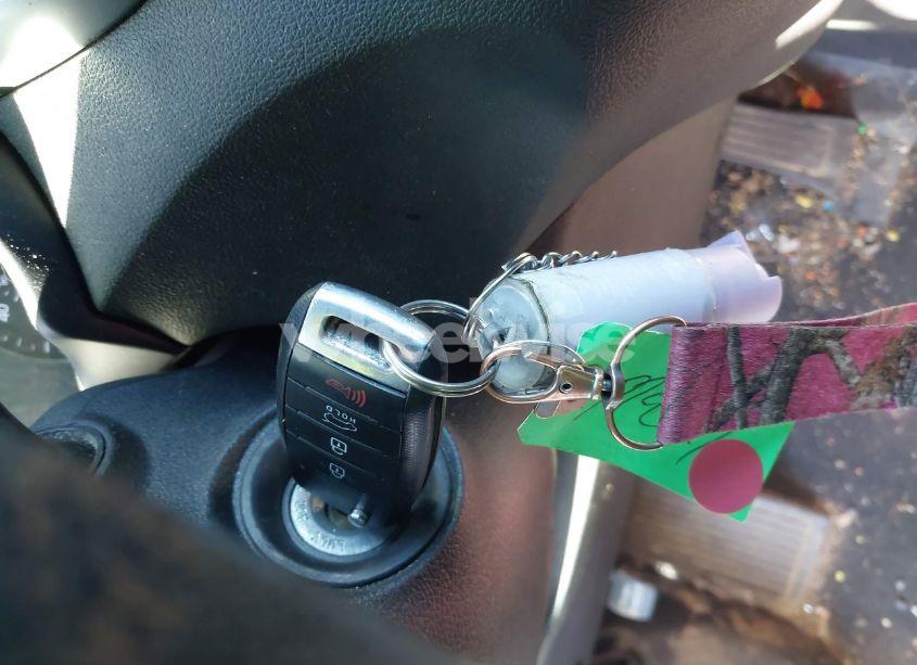 Photo 11 of 2020 Kia Sorento 3.3L LX (VIN 5XYPG4A53LG630587)