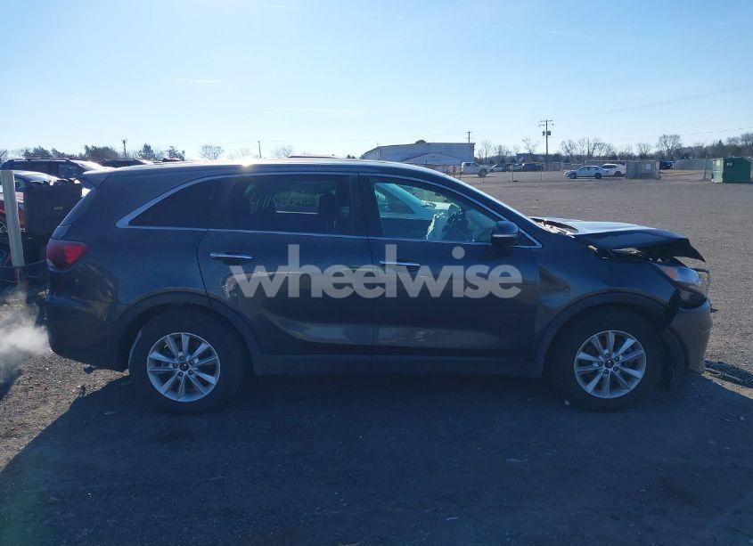 Photo 13 of 2020 Kia Sorento 3.3L LX (VIN 5XYPG4A53LG630587)