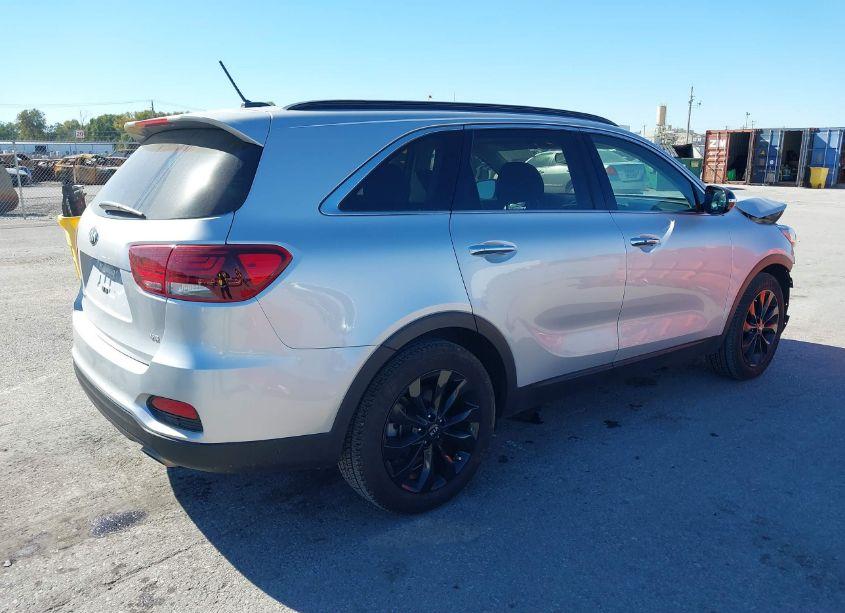 Photo 4 of 2020 Kia Sorento 3.3L S (VIN 5XYPG4A53LG710293)