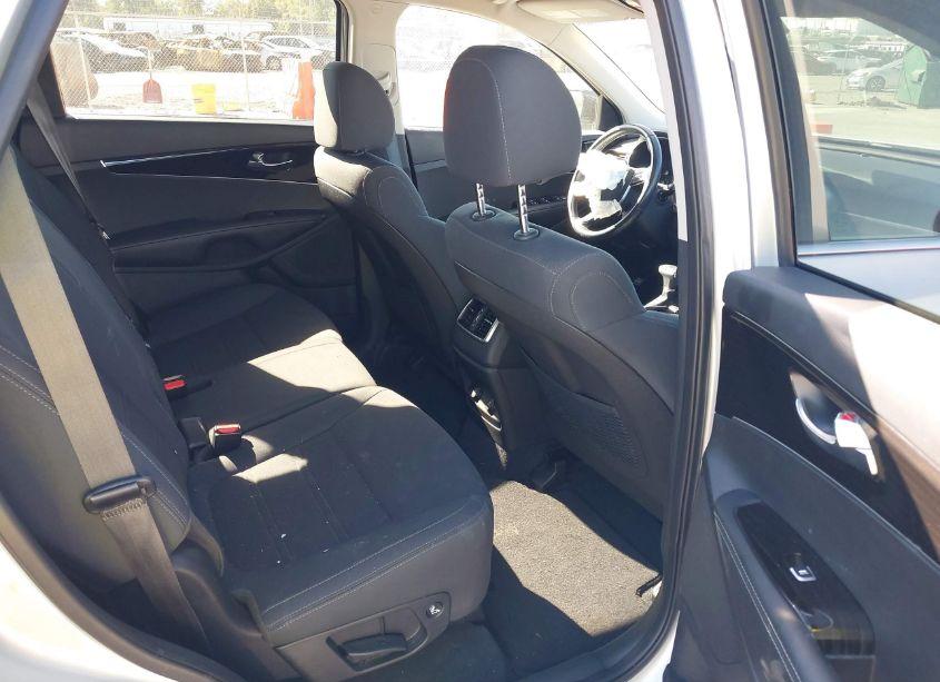 Photo 8 of 2020 Kia Sorento 3.3L S (VIN 5XYPG4A53LG710293)