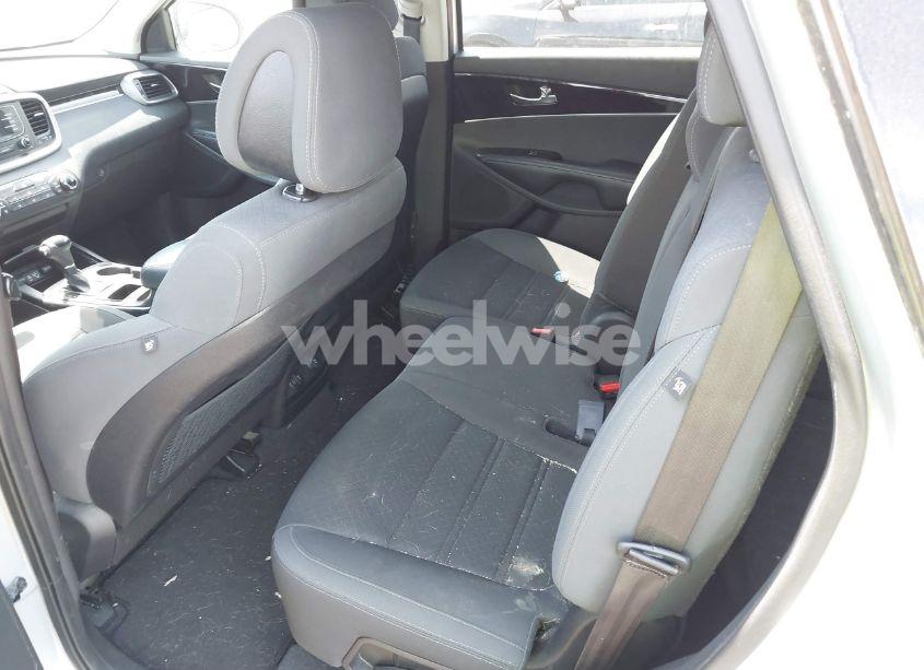 Photo 8 of 2016 Kia Sorento 3.3L LX (VIN 5XYPG4A54GG009459)