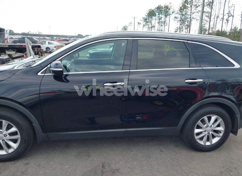 Photo 14 of 2017 Kia Sorento 3.3L LX (VIN 5XYPG4A54HG308953)