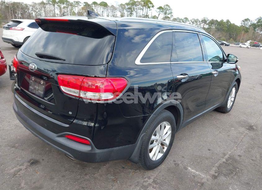 Photo 4 of 2017 Kia Sorento 3.3L LX (VIN 5XYPG4A54HG308953)