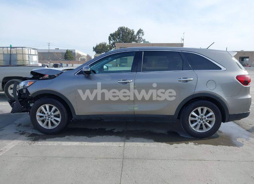 Photo 15 of 2019 Kia Sorento 3.3L LX (VIN 5XYPG4A54KG476373)