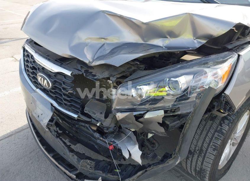 Photo 6 of 2019 Kia Sorento 3.3L LX (VIN 5XYPG4A54KG476373)